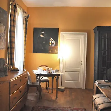 לינה וארוחת בוקר Suite45 *
