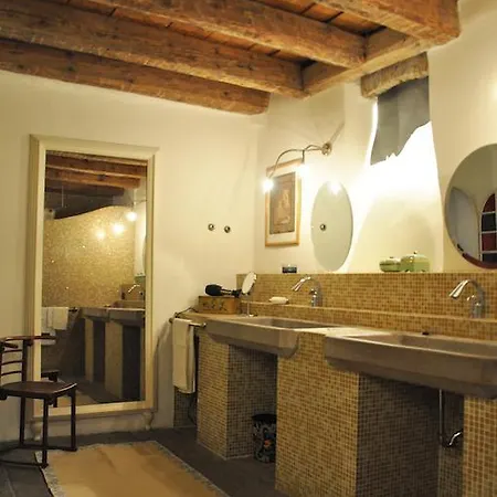Suite45 לינה וארוחת בוקר טריאסטה